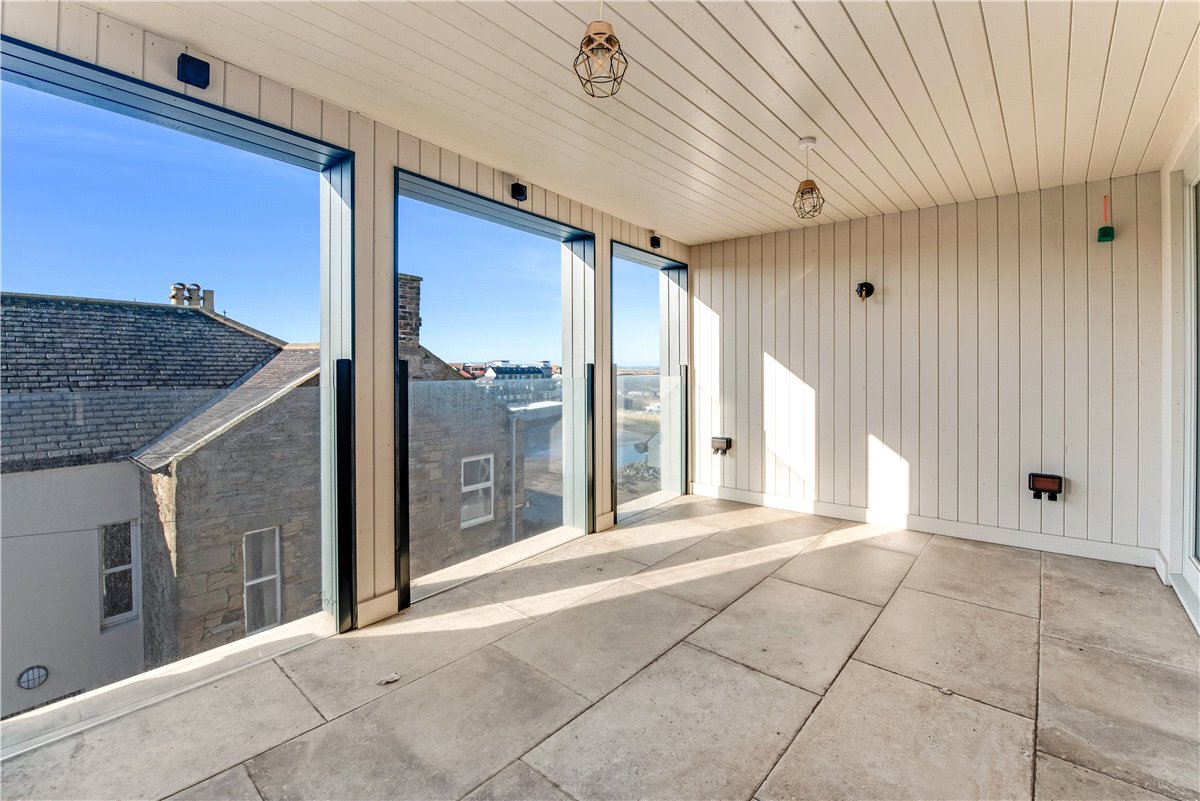 3 bedroom Flat, Farne House, 12 Crewe Street, NE68 - Available, Image 14