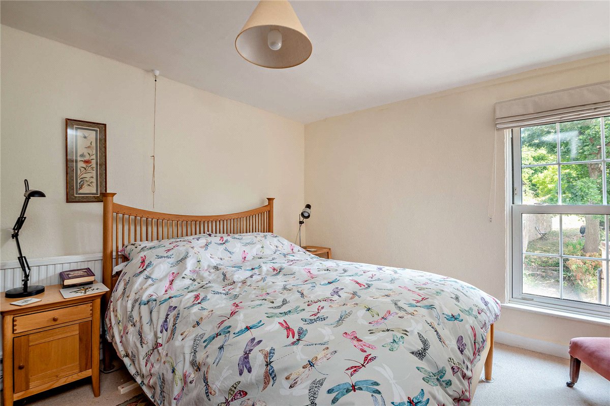 5 bedroom House, High Street, Hungerford, RG17 - Available, Image 11