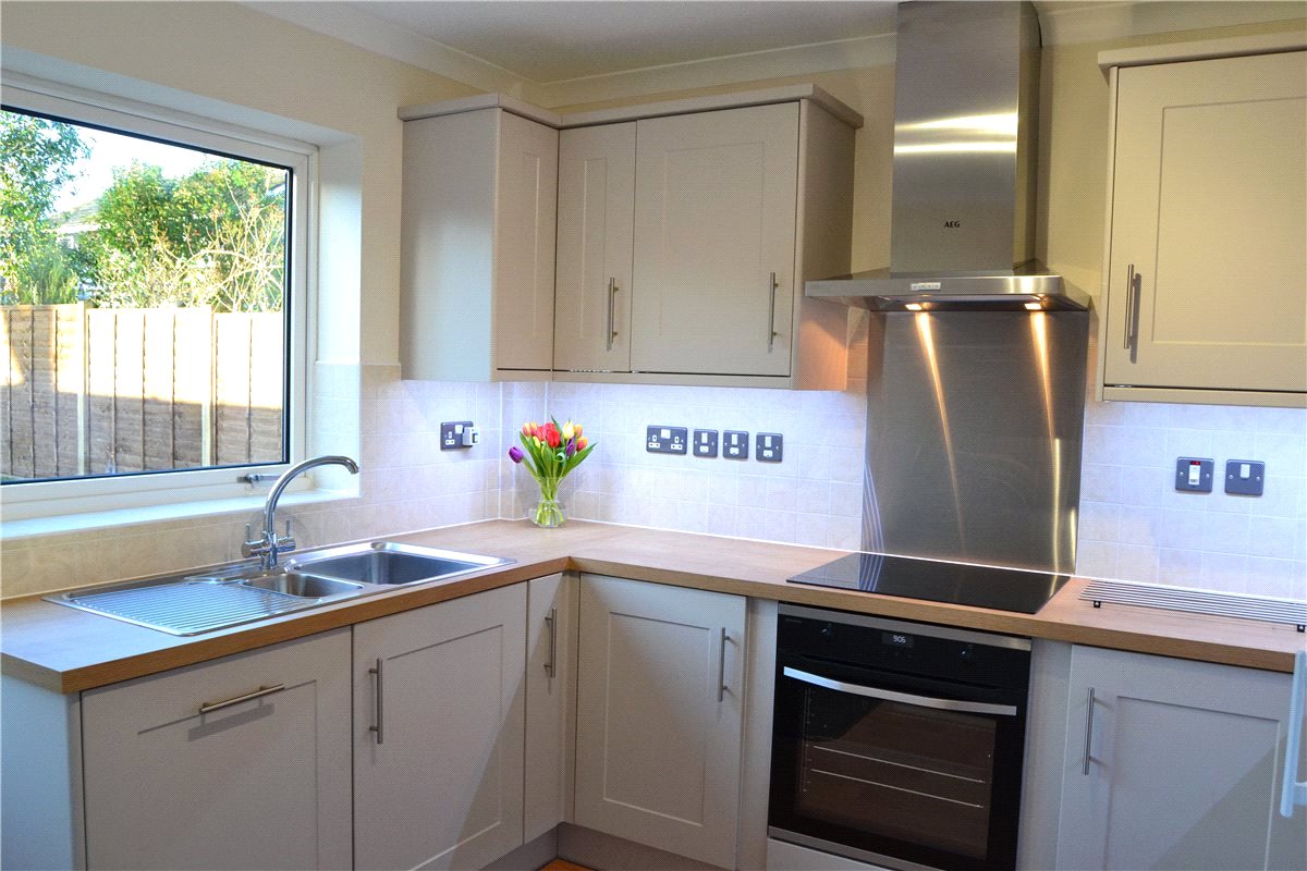 3 bedroom House, Woolton Hill, Newbury, RG20 - Sold