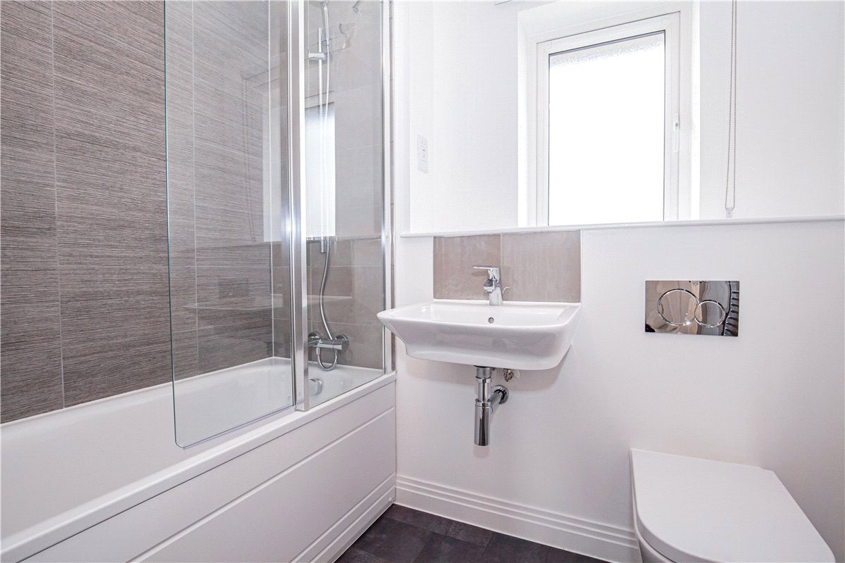 3 bedroom House, Rye Crescent, Curbridge, OX29 - , Image 3