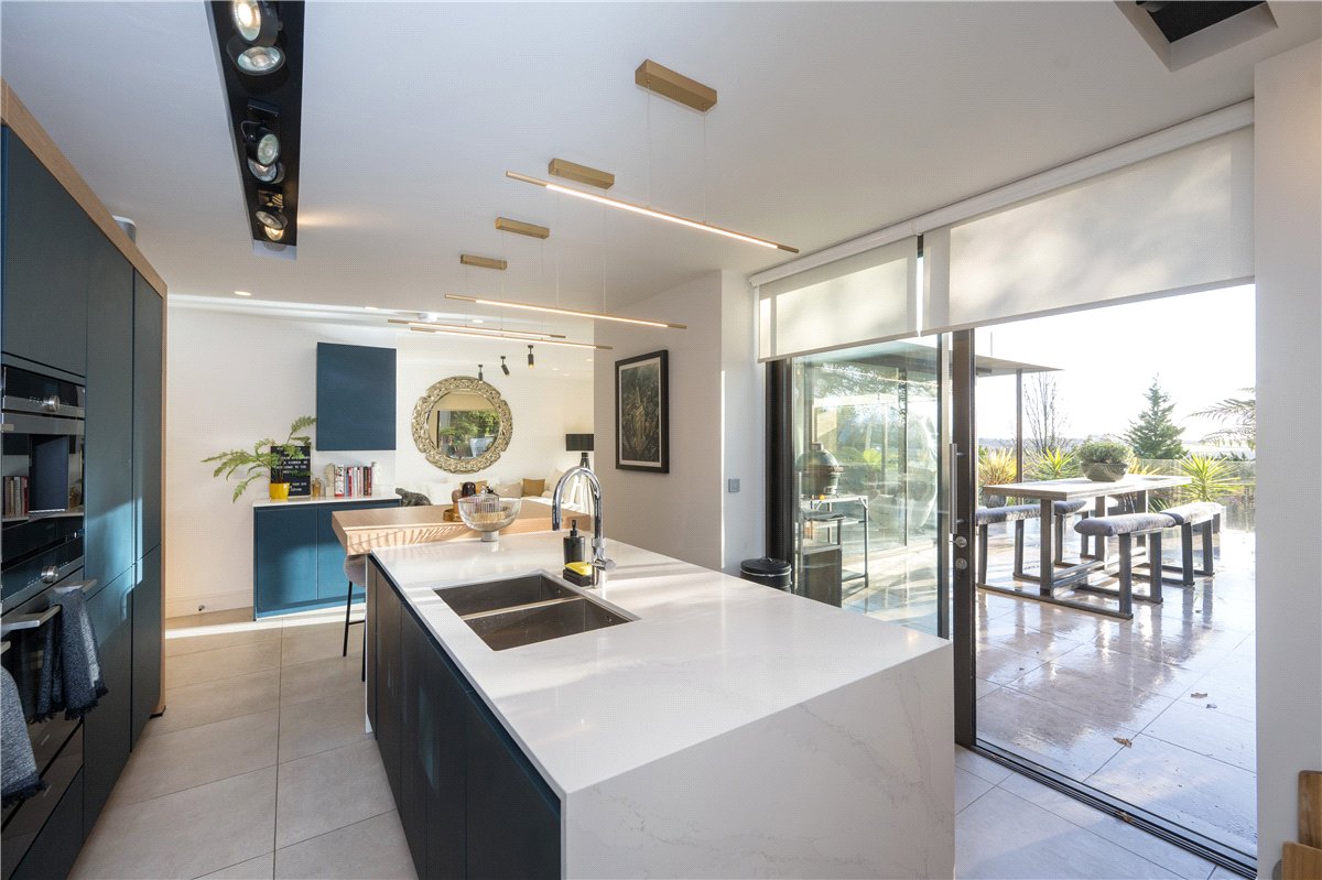 4 bedroom House, Rossett Green Lane, Harrogate, HG2 - Available, Image 3