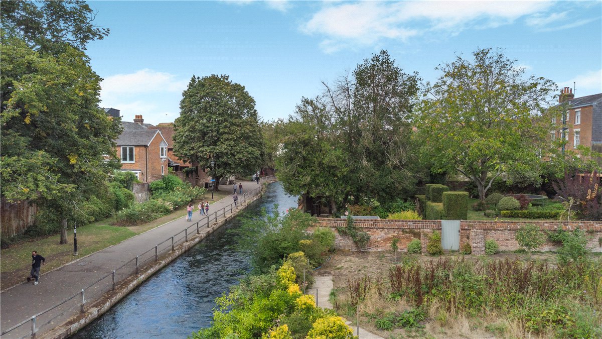 3 bedroom House, Chesil Street, Winchester, SO23 - Available, Image 1