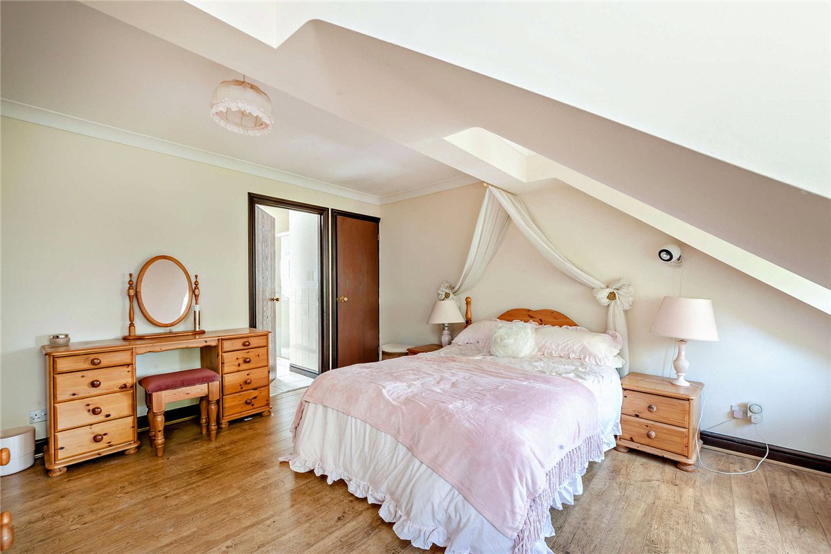 4 bedroom House, Harewood Drive, Cold Ash, RG18 - Available, Image 14