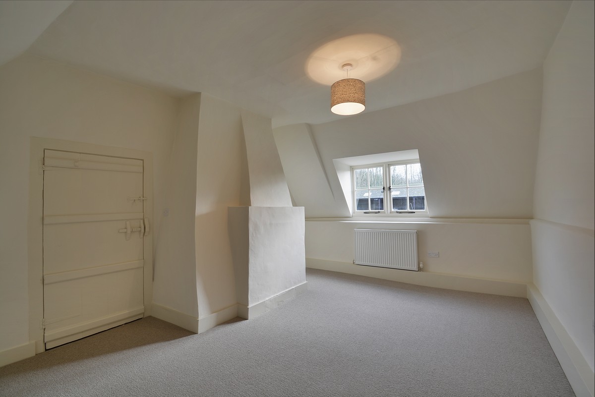 3 bedroom House, Stoke, Andover, SP11 - Available, Image 4