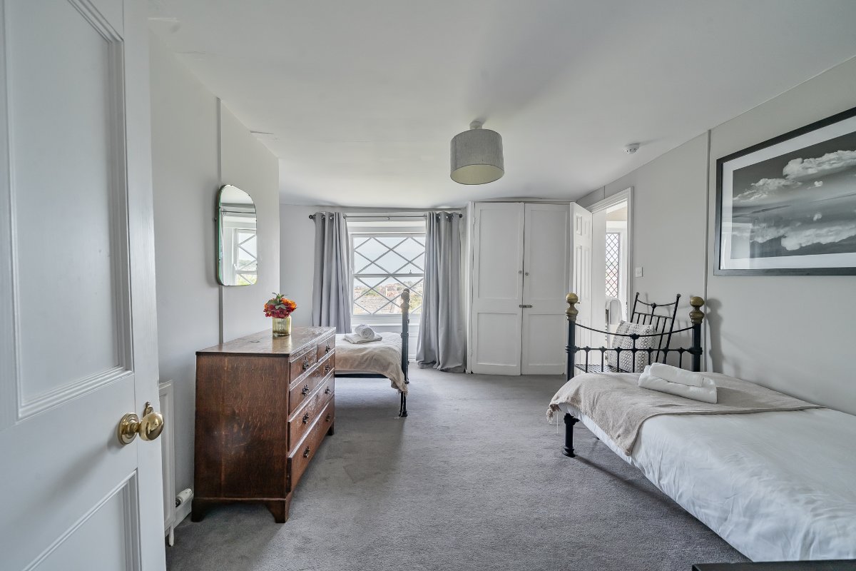 8 bedroom House, High Street, Swanage, BH19 - Available, Image 26