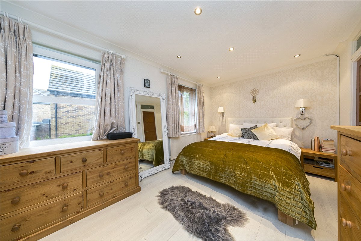 4 bedroom House, Thamesgate Close, Richmond, TW10 - Available, Image 3