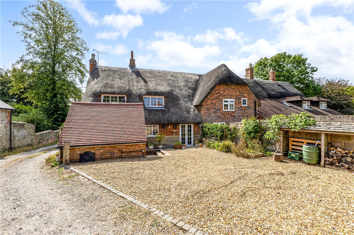 3 bedroom House, Woodborough, Pewsey, SN9 - Available, Image 3