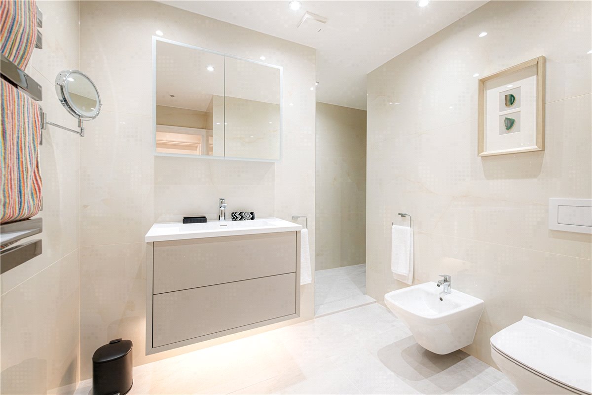 2 bedroom Flat, Park Street, Mayfair, W1K - Available, Image 19