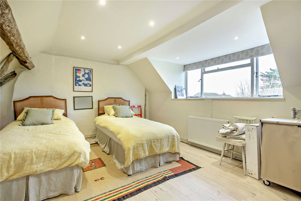 4 bedroom House, George Street, Kingsclere, RG20 - Available, Image 1