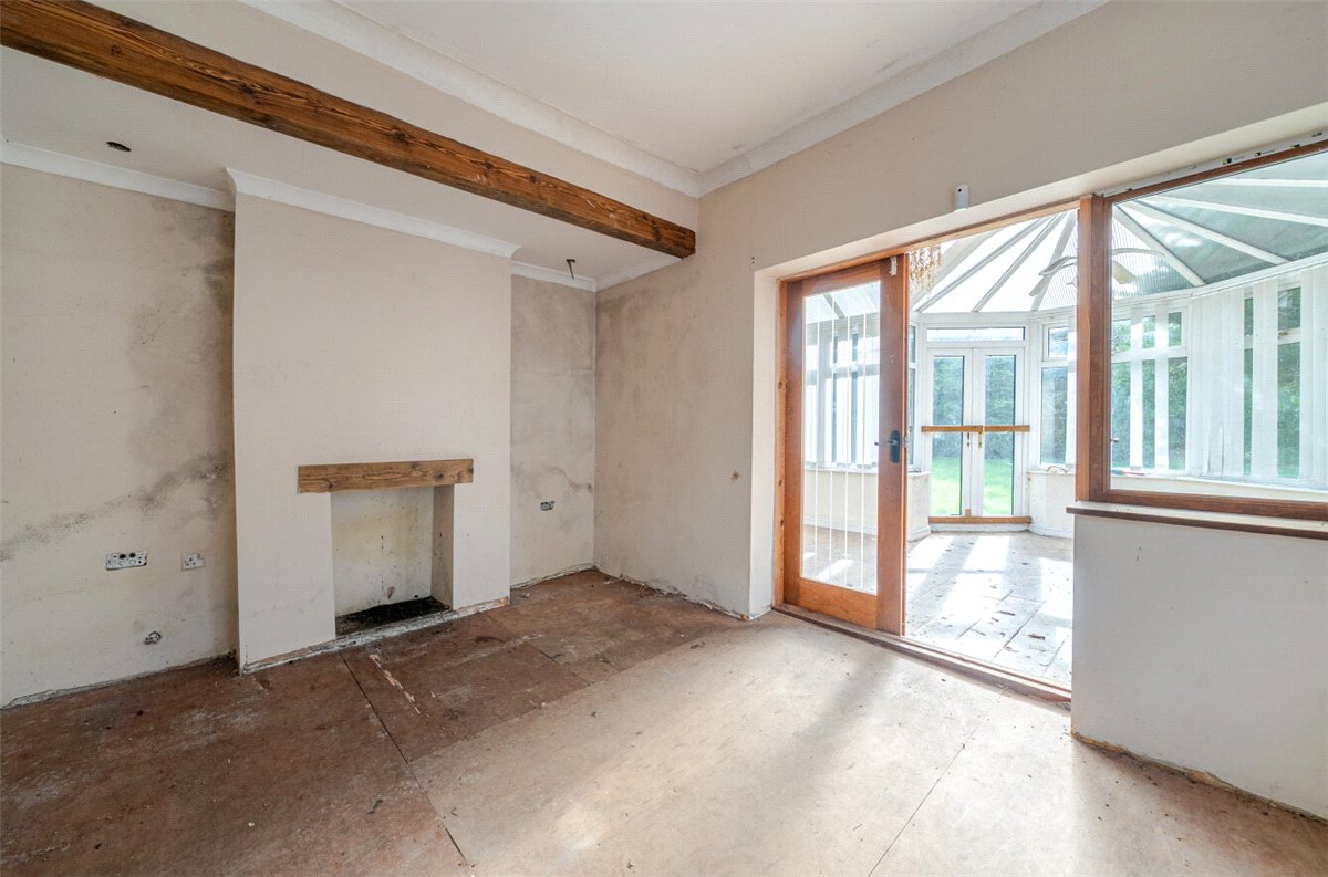 2 bedroom Bungalow, Chester Road, Preston Brook, WA7 - Available, Image 5