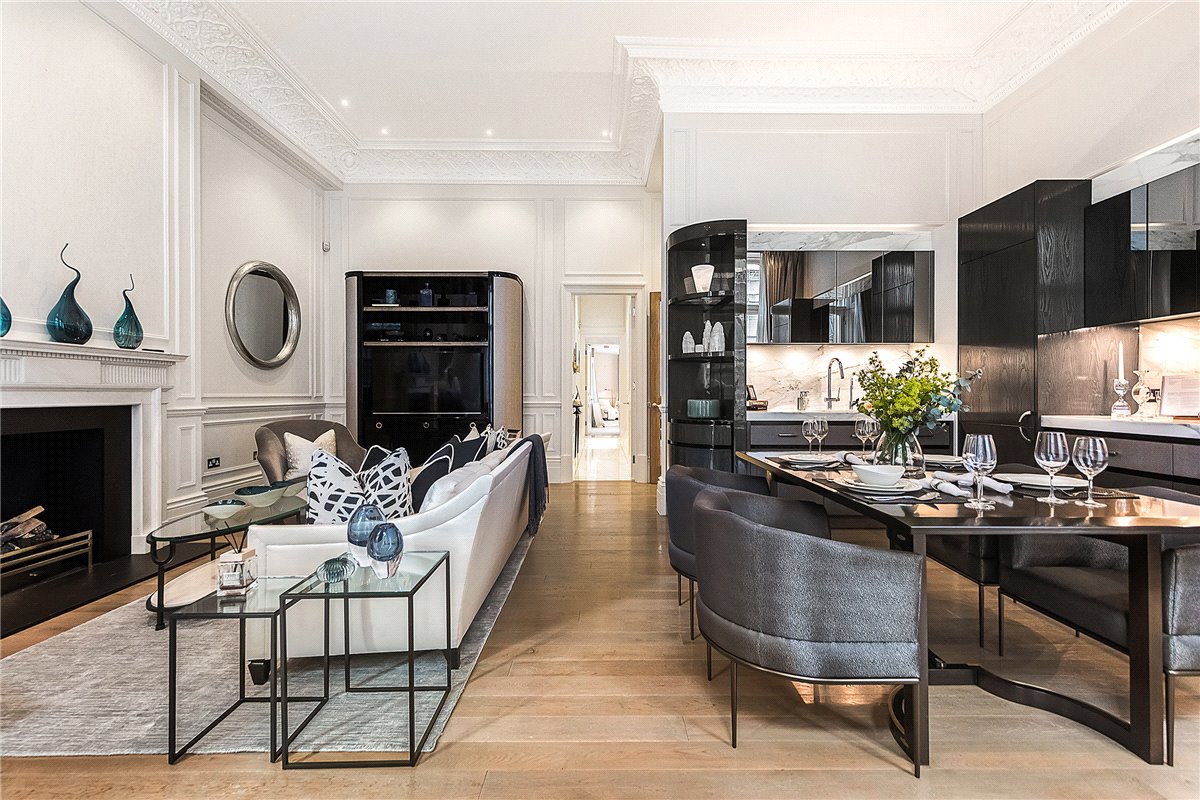 2 bedroom Flat, Ennismore Gardens, Knightsbridge, SW7 - Available, Image 2