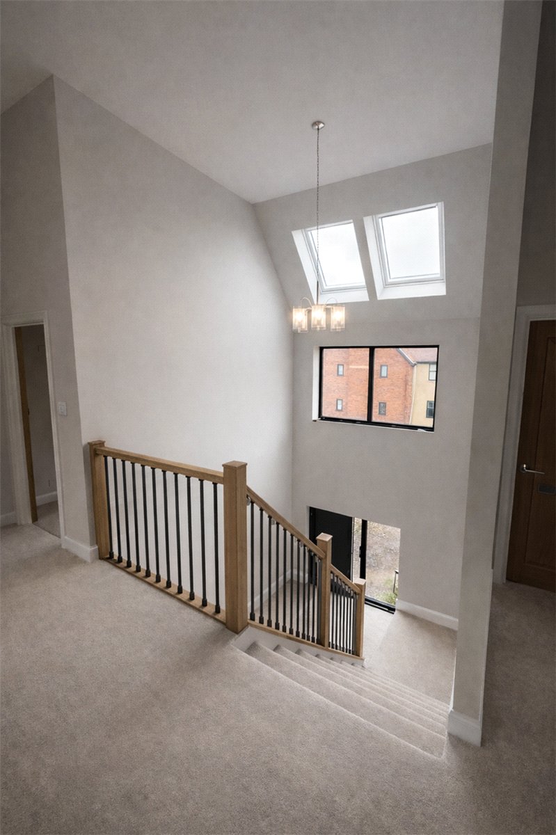4 bedroom House, Cleridge Place, Bishops Green, RG20 - Available, Image 8