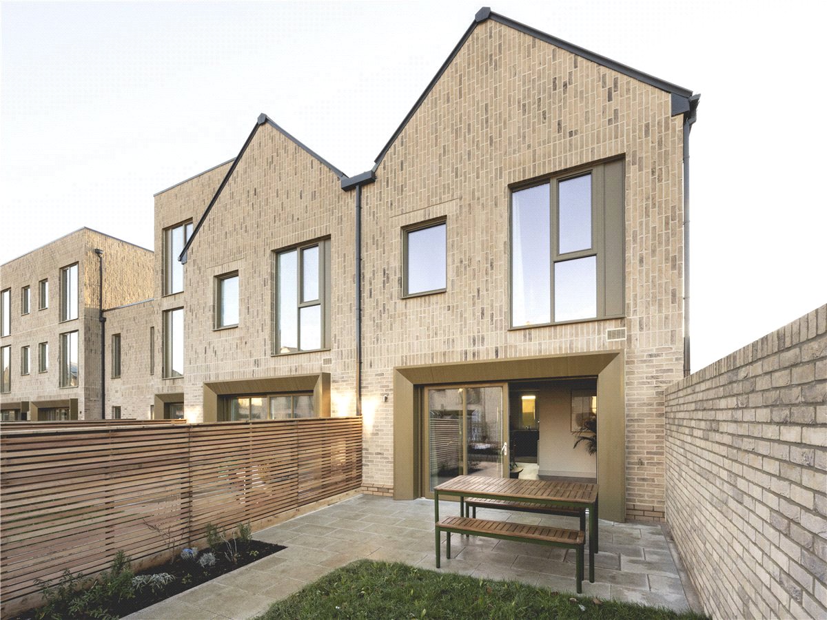 3 bedroom House, Ayrton Avenue, Cambridge, CB3 - Available