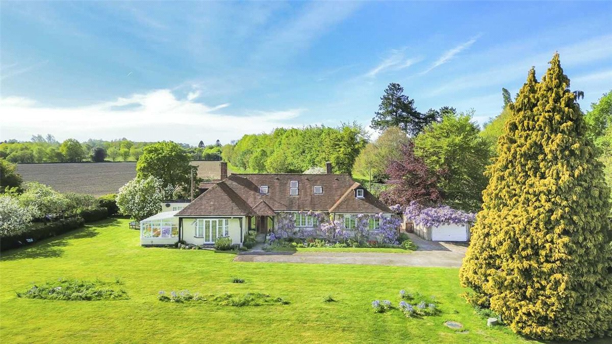 5 bedroom House, Manningford Abbots, Pewsey, SN9 - Available