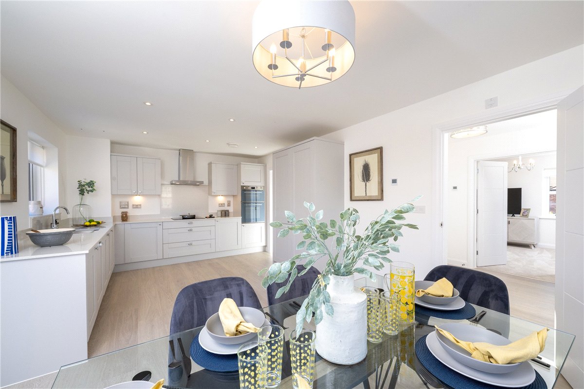 4 bedroom House, Princess Gardens, Bishops Green, RG20 - Available, Image 3
