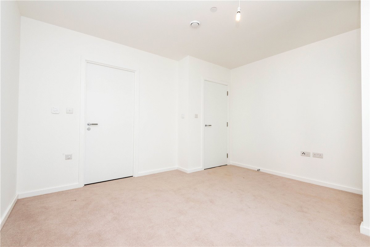 2 bedroom Flat, Heartwell Avenue, London, E16 - Let Agreed, Image 5
