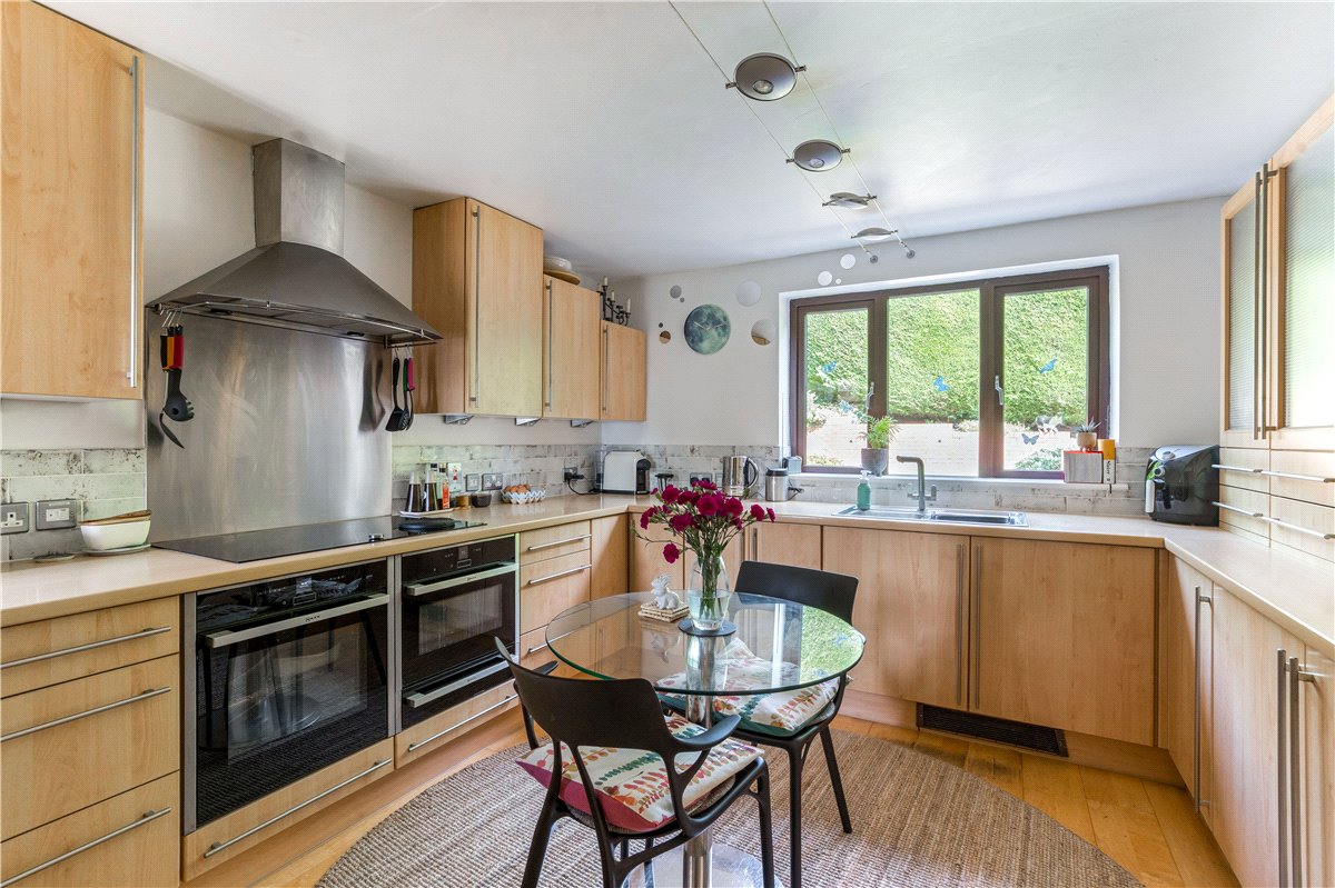 4 bedroom House, Hughes Close, Marlborough, SN8 - Available, Image 3