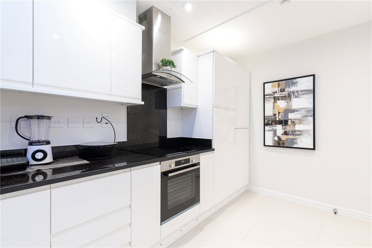 3 bedroom Flat, Seymour Place, Marylebone, W1H - Available, Image 10