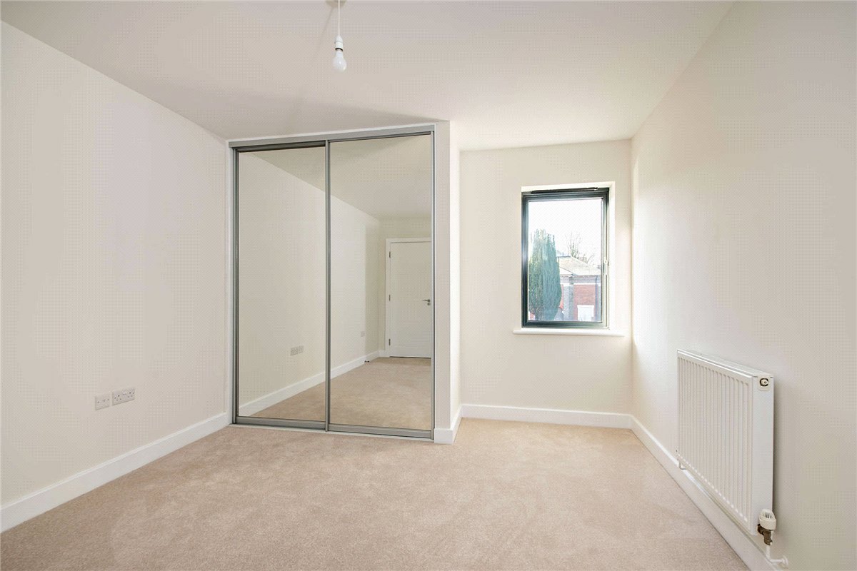 2 bedroom Flat, West Street, Newbury, RG14 - Available, Image 7