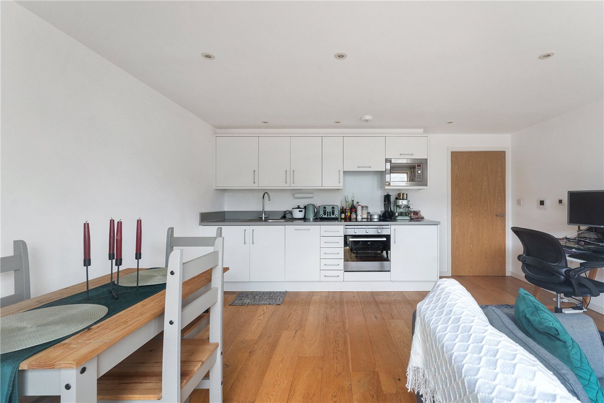 1 bedroom Flat, New Street, Cambridge, CB1 - Sold STC, Image 2