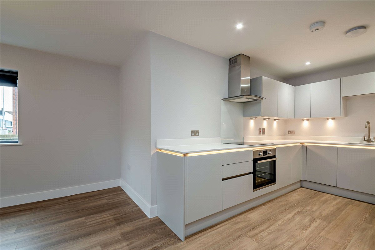 2 bedroom Flat, St Marys Road, Newbury, RG14 - Sold, Image 7