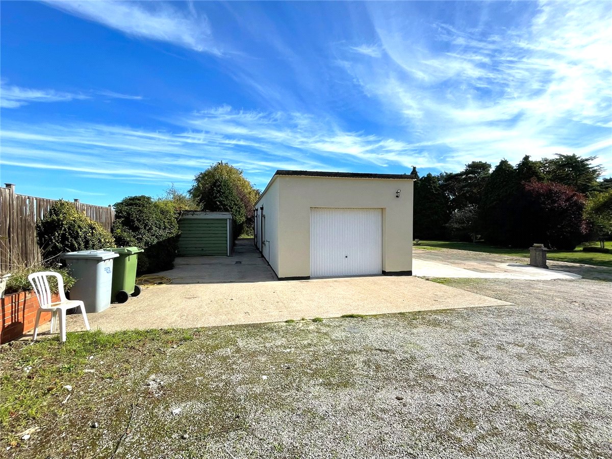 4 bedroom Bungalow, Retford Road, Walesby, NG22 - Available, Image 13