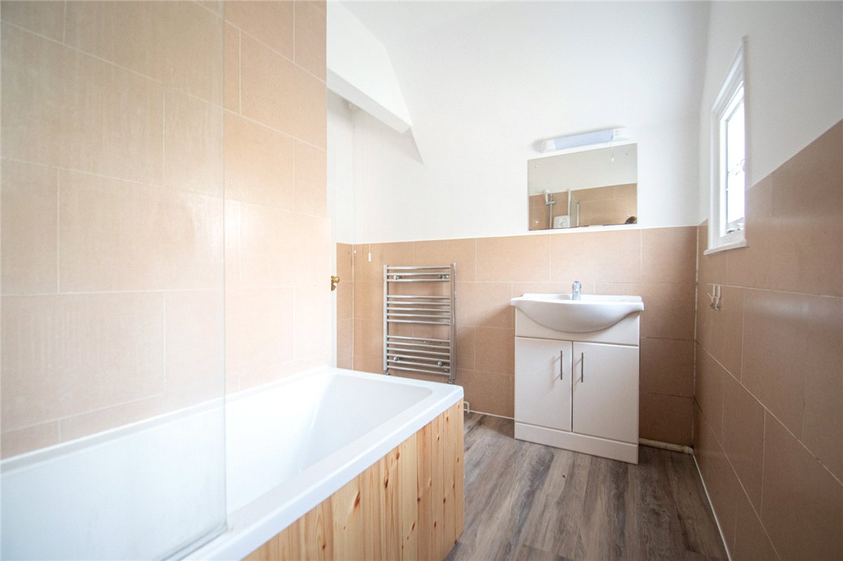 4 bedroom House, Gog Magog Hills Estate, Babraham, CB22 - Available, Image 15