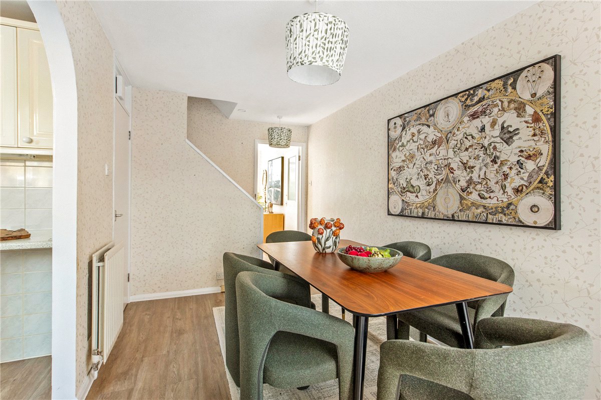 2 bedroom House, Hunter Close, London, SW12 - Available, Image 3