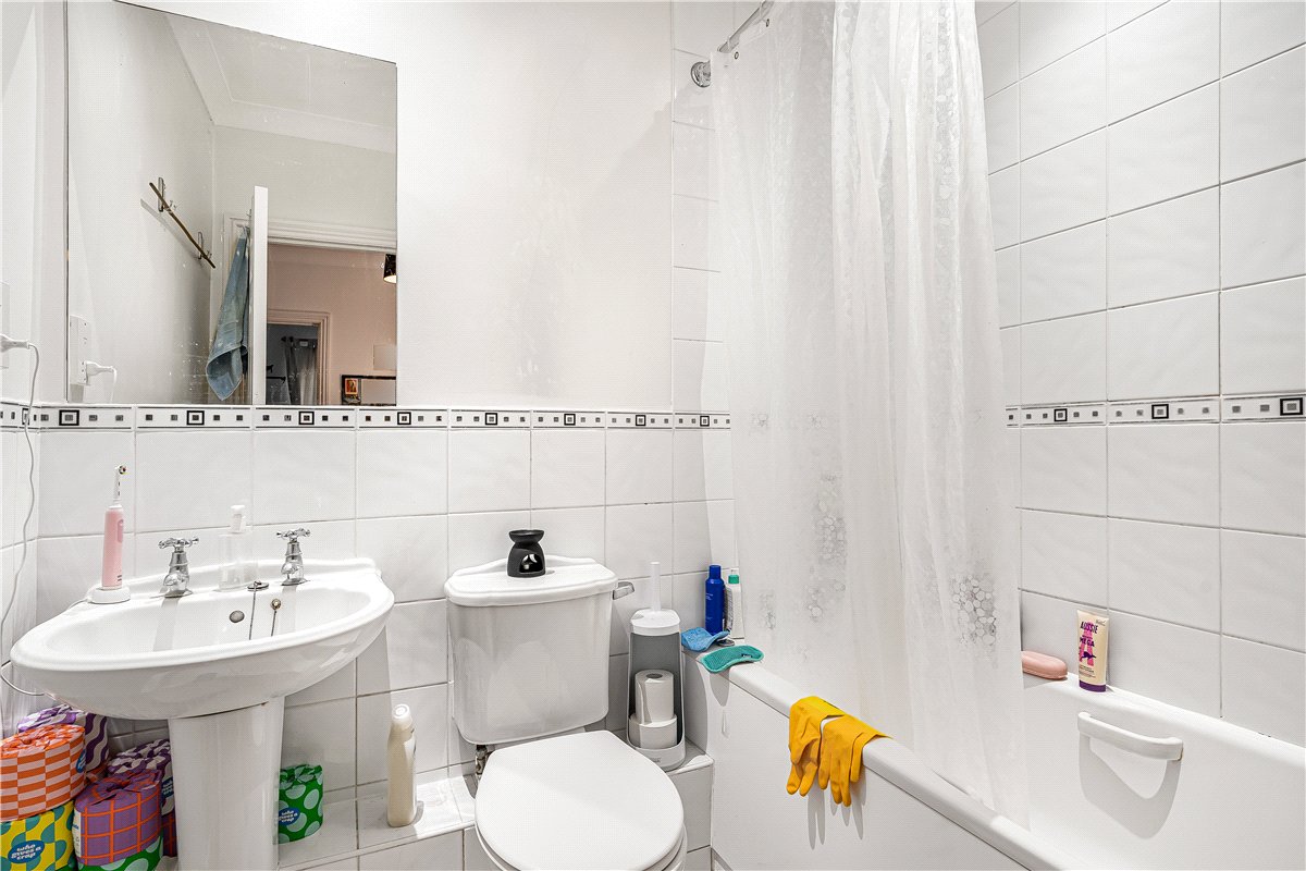 2 bedroom Flat, Long Ford Close, Oxford, OX1 - Sold STC, Image 6