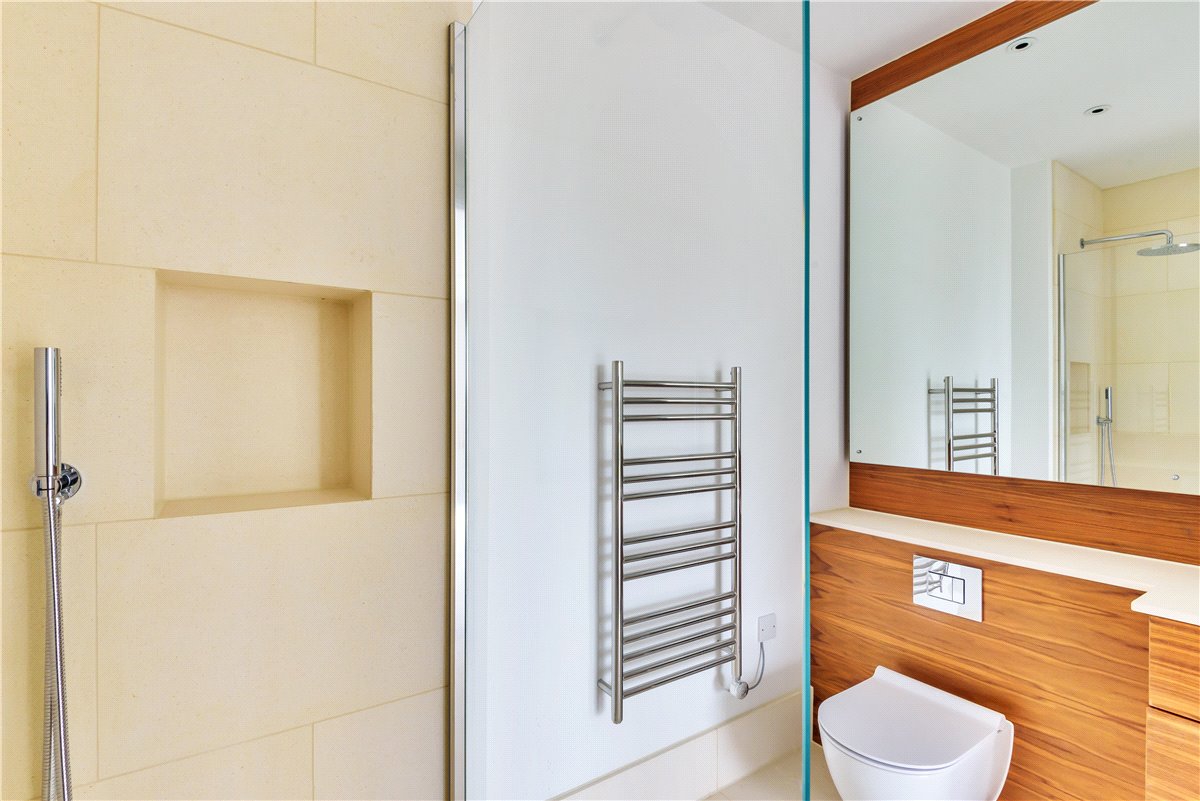 3 bedroom Flat, Granville Court, Granville Road, BA1 - , Image 8