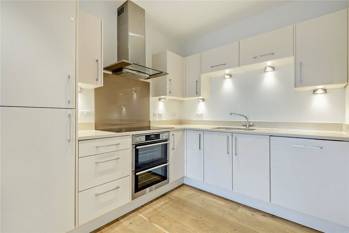 1 bedroom Flat, Kingman Way, Newbury, RG14 - Sold STC, Image 2