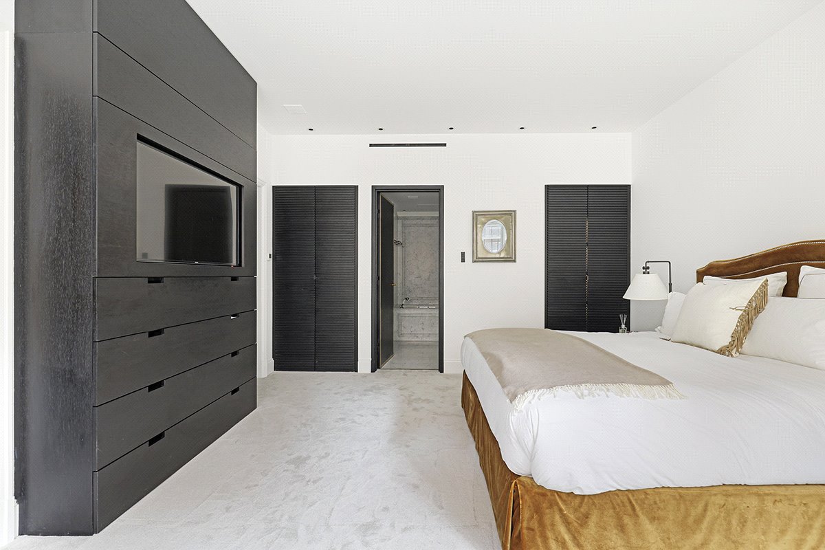 3 bedroom Flat, Pont Street, Knightsbridge, SW1X - Available, Image 16