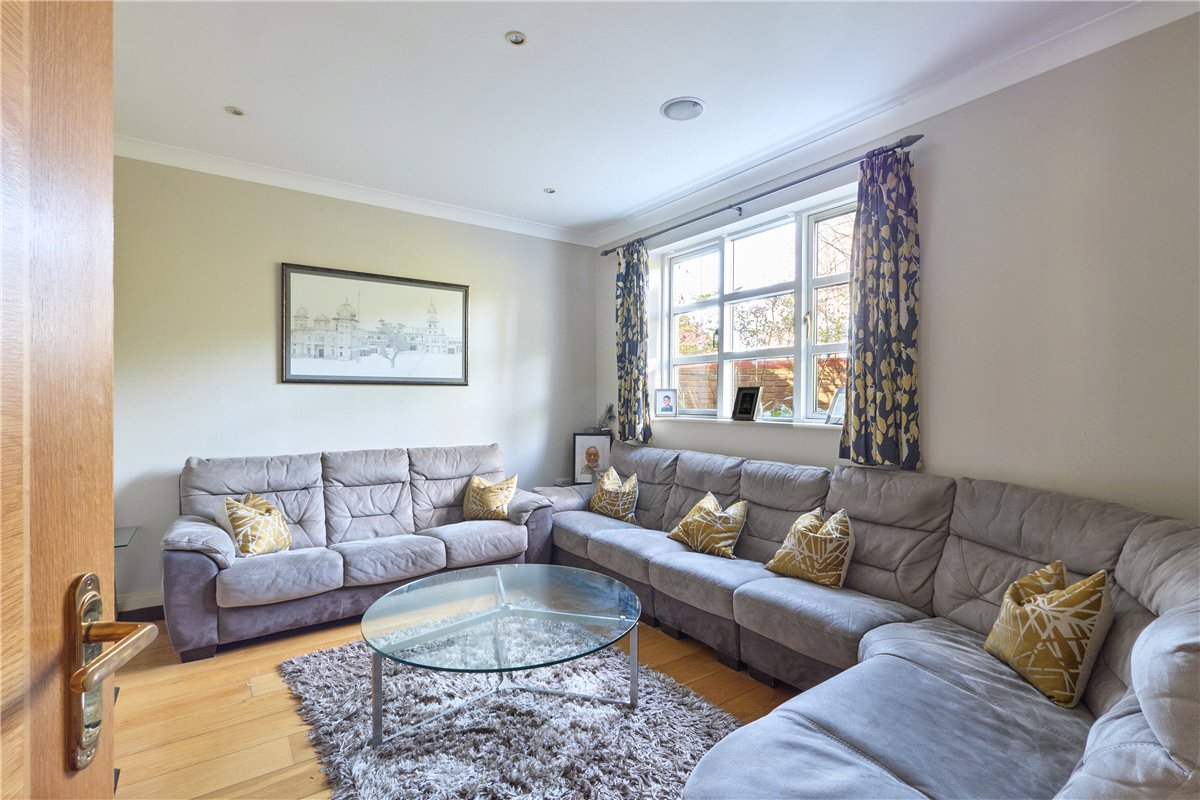 4 bedroom House, Mill Reef, Newmarket, CB8 - Available, Image 11