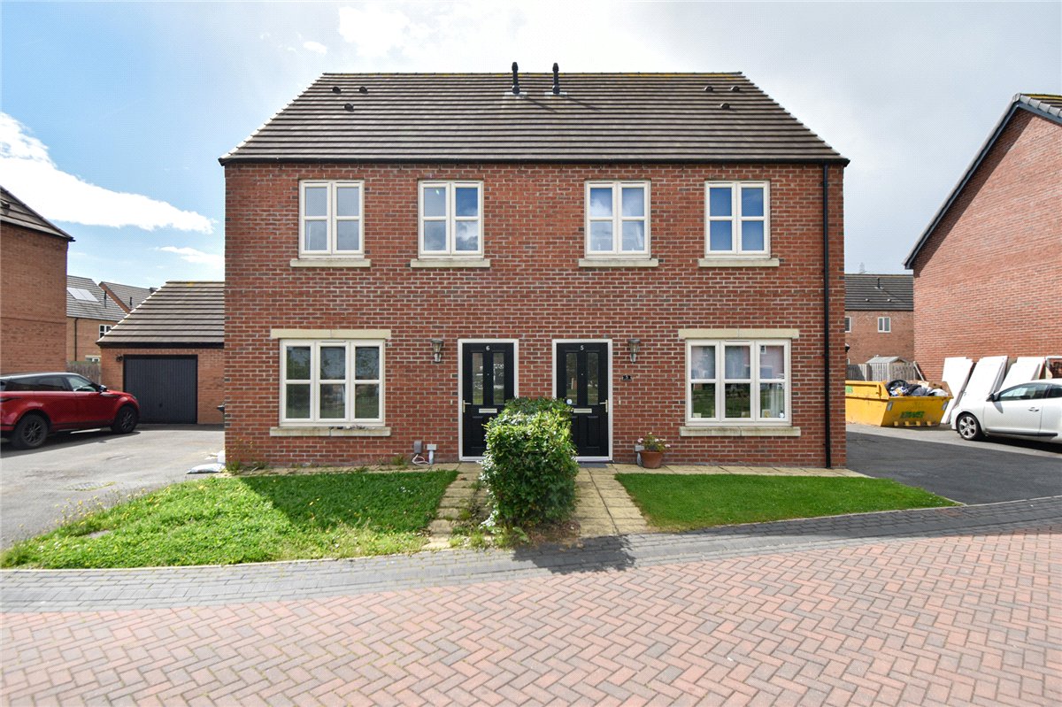 3 bedroom House, Linnet Drive, Castleford, WF10 - Let Agreed
