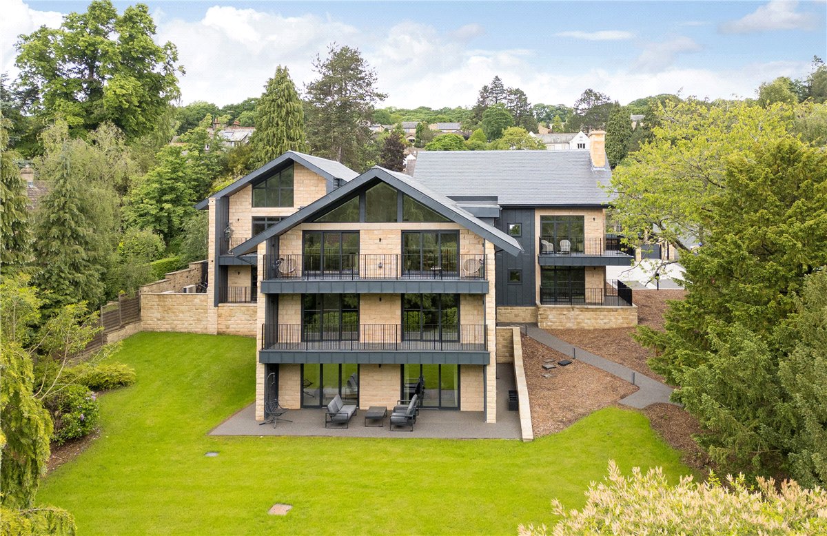 2 bedroom Flat, Apartment 1, Robin Hill, Clifford Road, LS29 - Available