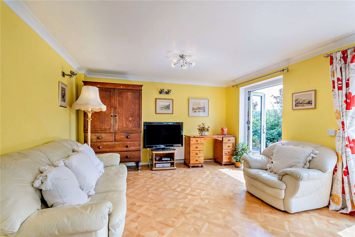 3 bedroom Bungalow, Downs Close, Eastbury, RG17 - Available, Image 8
