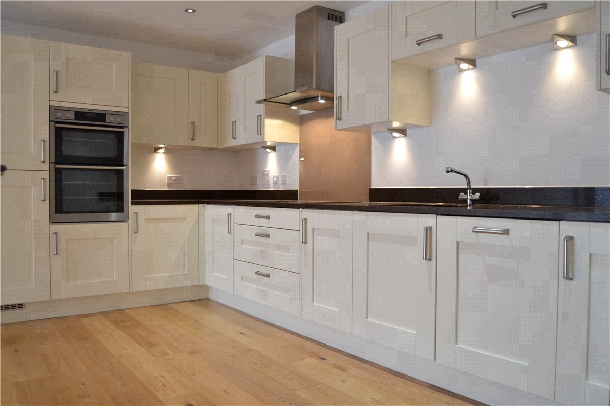 1 bedroom Flat, Kingman Way, Newbury, RG14 - , Image 6
