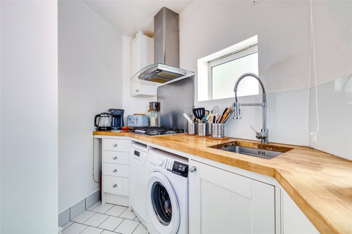 2 bedroom Cottage, Archway Street, London, SW13 - Available, Image 6