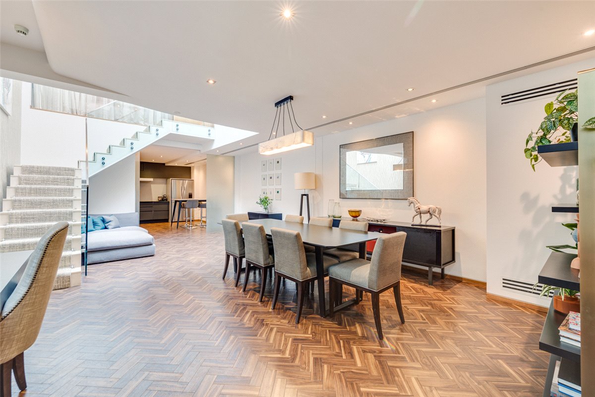 4 bedroom House, Cheval Place, Knightsbridge, SW7 - Available