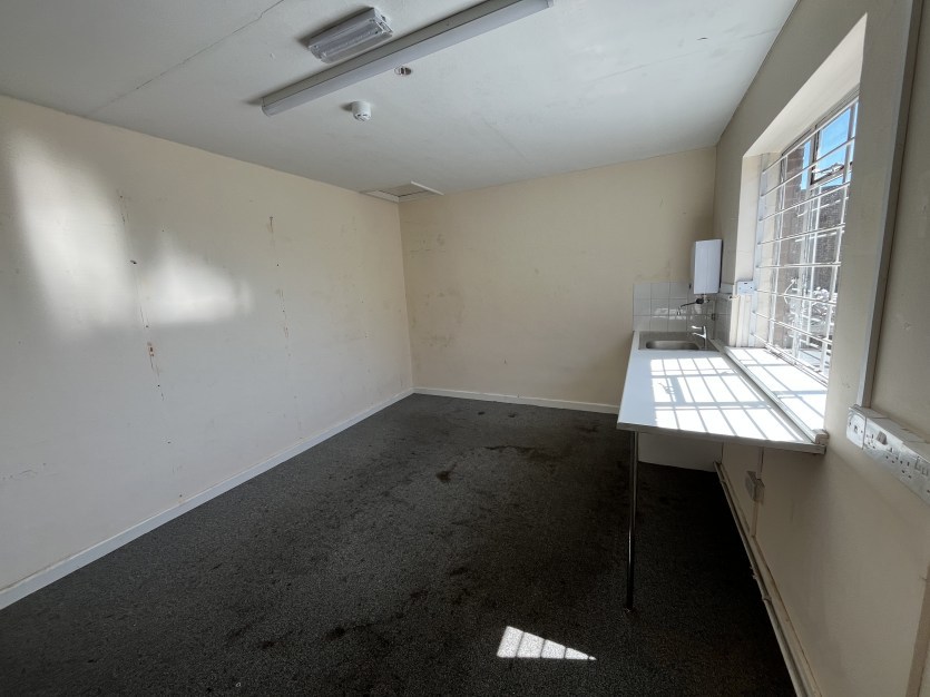 1152 Sq Ft, 74 Shirley High Street, Southampton, SO15 - Available, Image 1