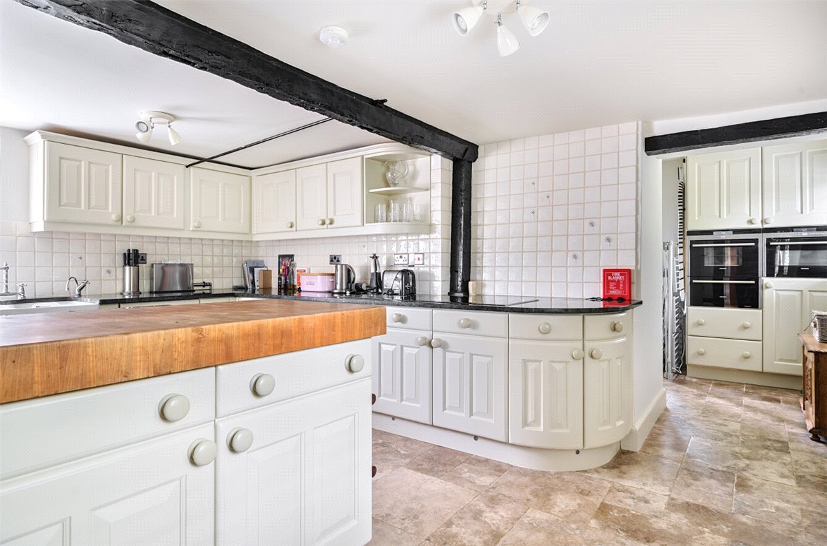 4 bedroom House, Yatesbury, Calne, SN11 - Available, Image 2