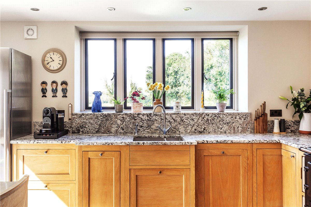 4 bedroom House, Woodlands, Bramdean, SO24 - Available, Image 5