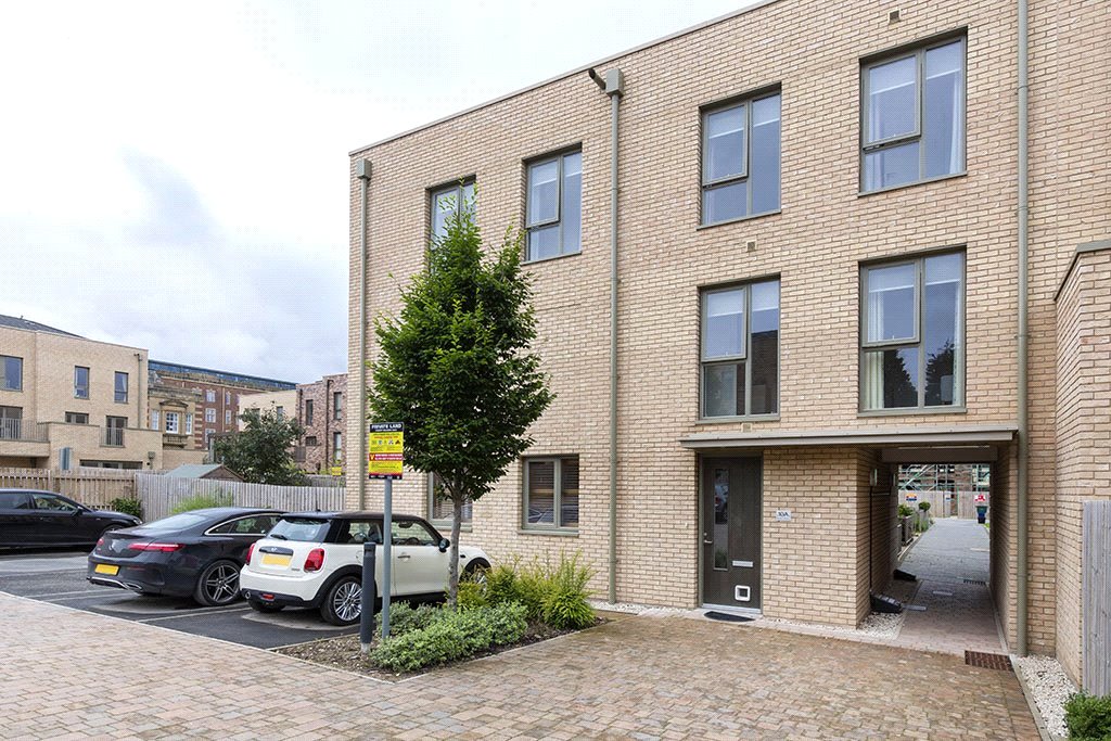 3 bedroom House, Bayldon Square, York, YO23 - Sold