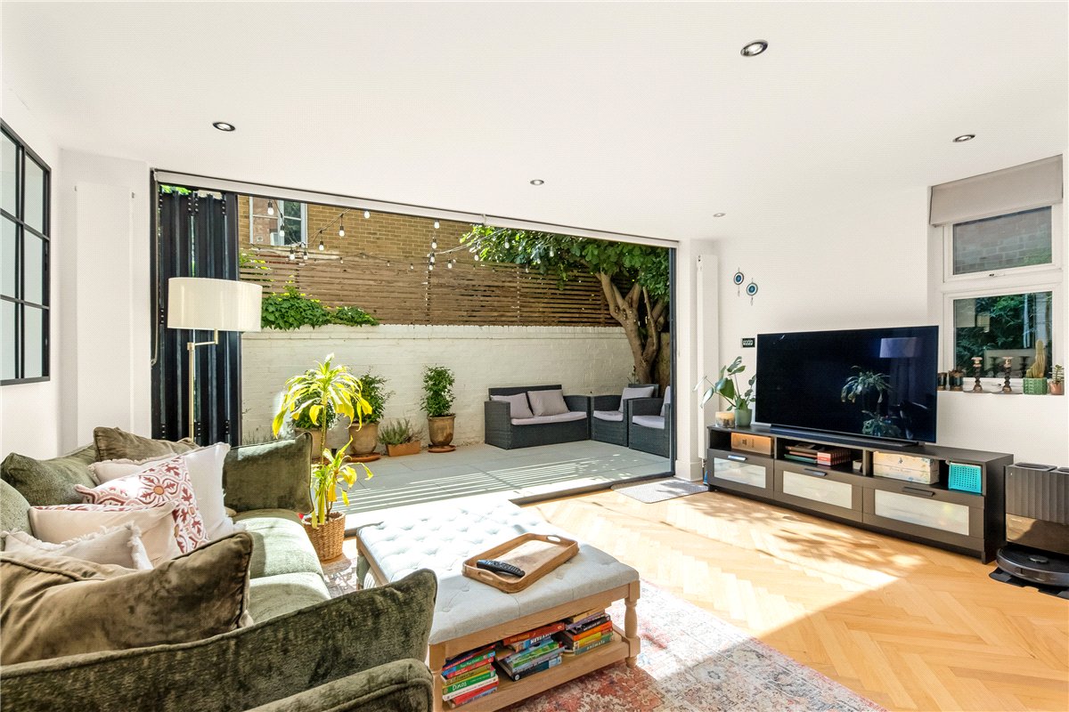 2 bedroom Flat, Babington Road, London, SW16 - Available, Image 1