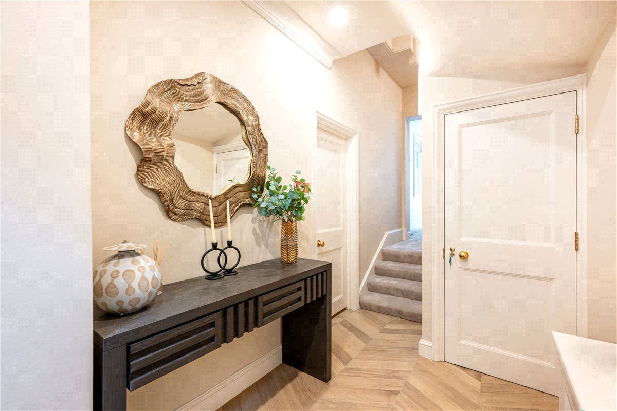 3 bedroom House, Woods Mews, Mayfair, W1K - Available, Image 37