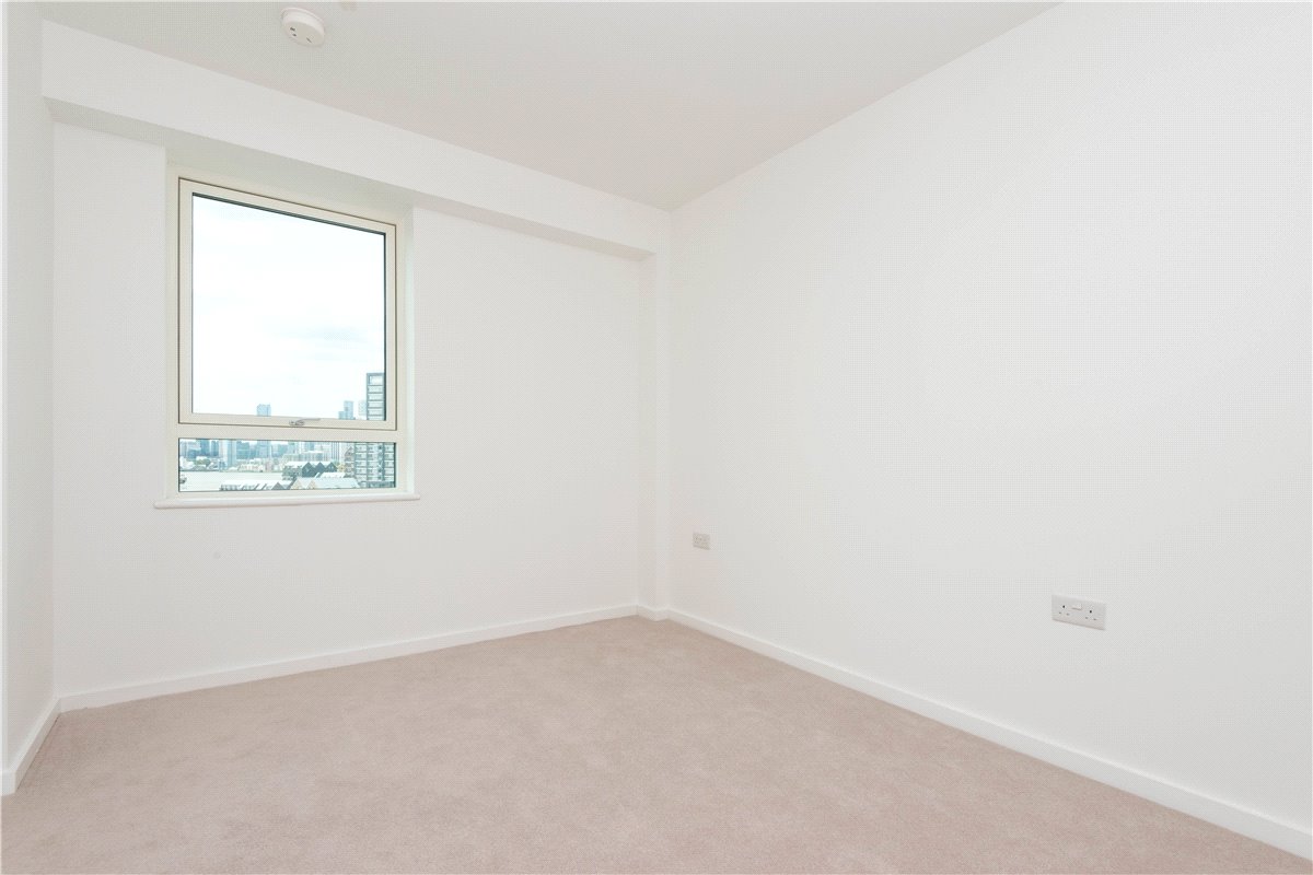 2 bedroom Flat, Heartwell Avenue, London, E16 - Let Agreed, Image 13