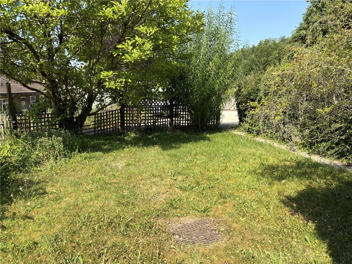 2 bedroom Bungalow, The Beeches, Winterbourne Monkton, SN4 - Available, Image 13