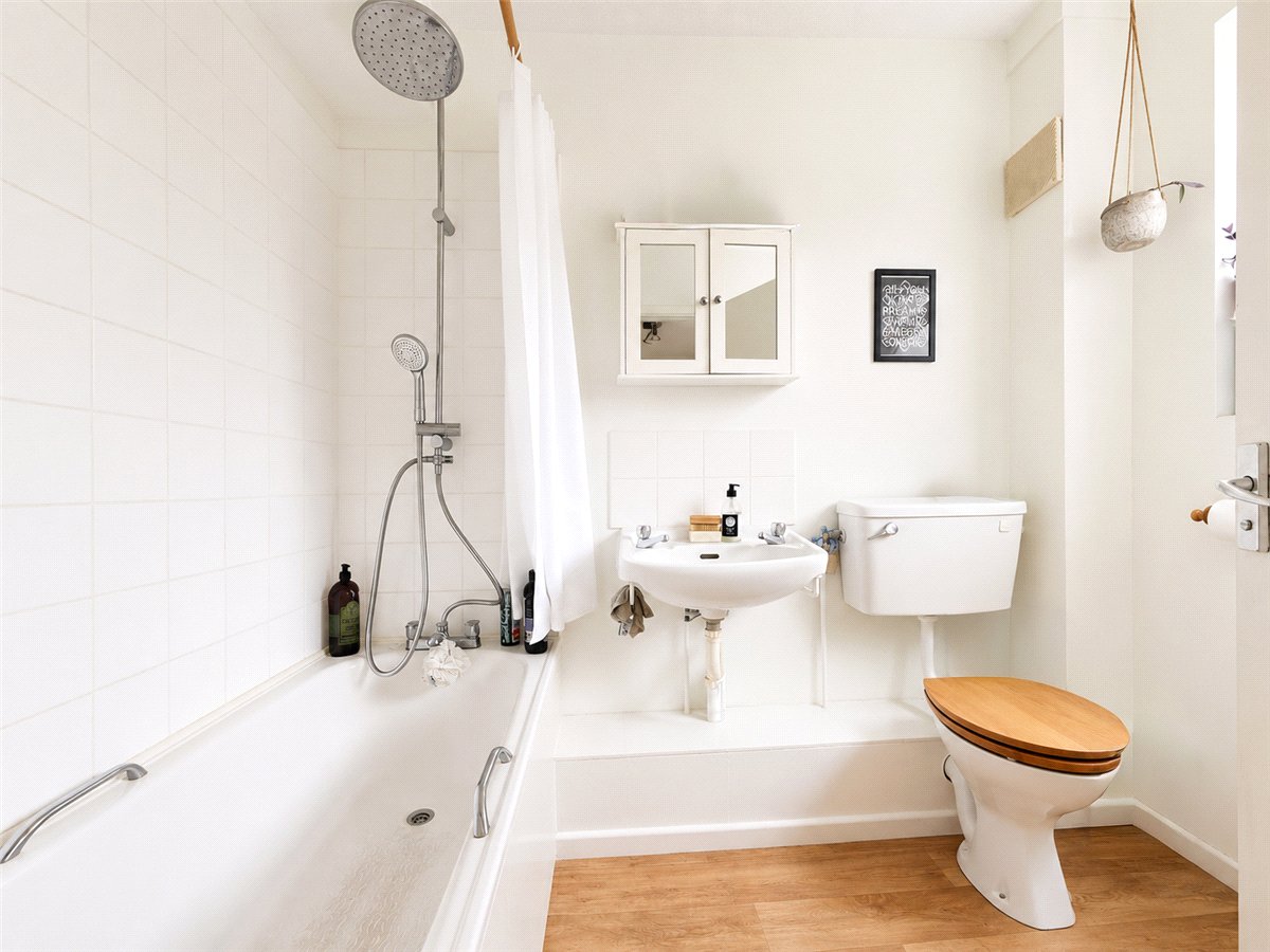 3 bedroom House, Longmeadow, Lode, CB25 - Available, Image 7