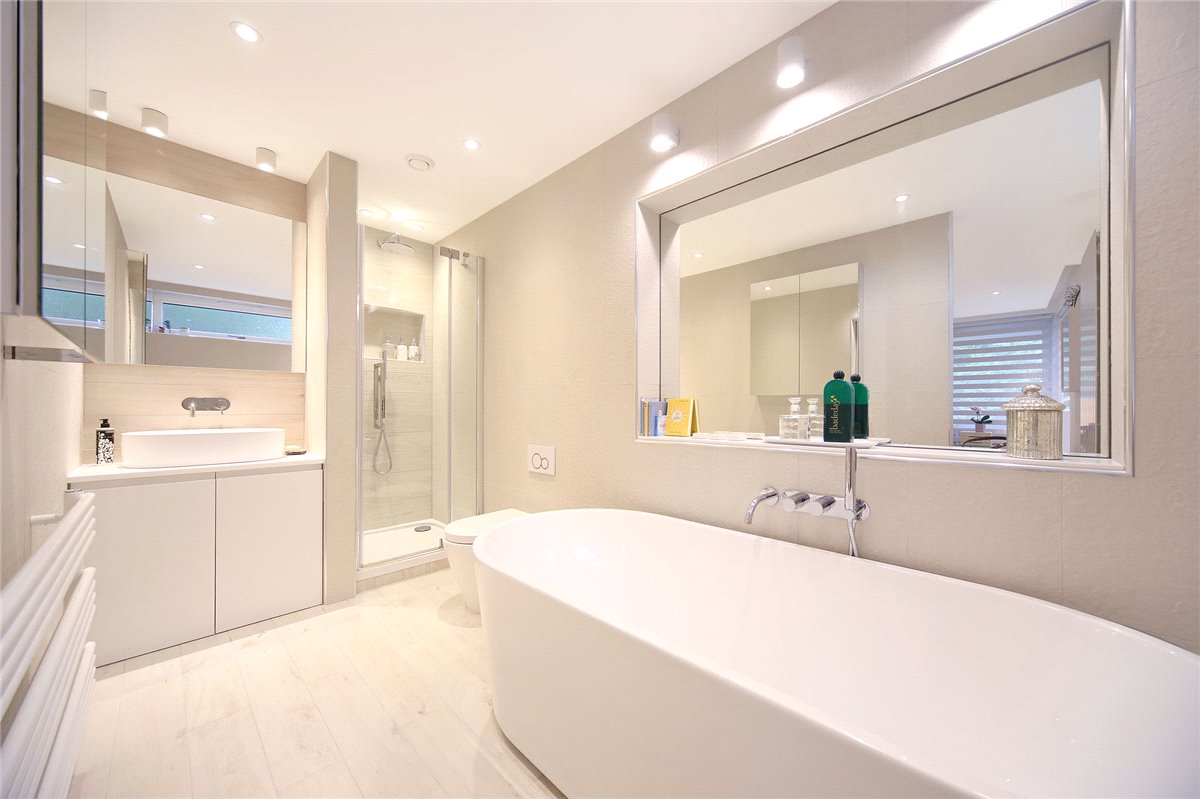 3 bedroom Flat, Alder Lodge, 73 Stevenage Road, SW6 - , Image 3