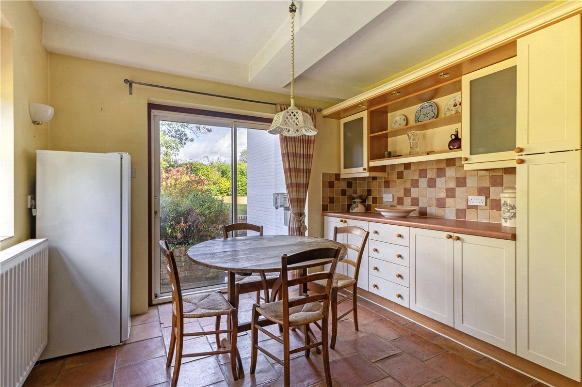 4 bedroom House, Oak Lane, Easterton, SN10 - Available, Image 4